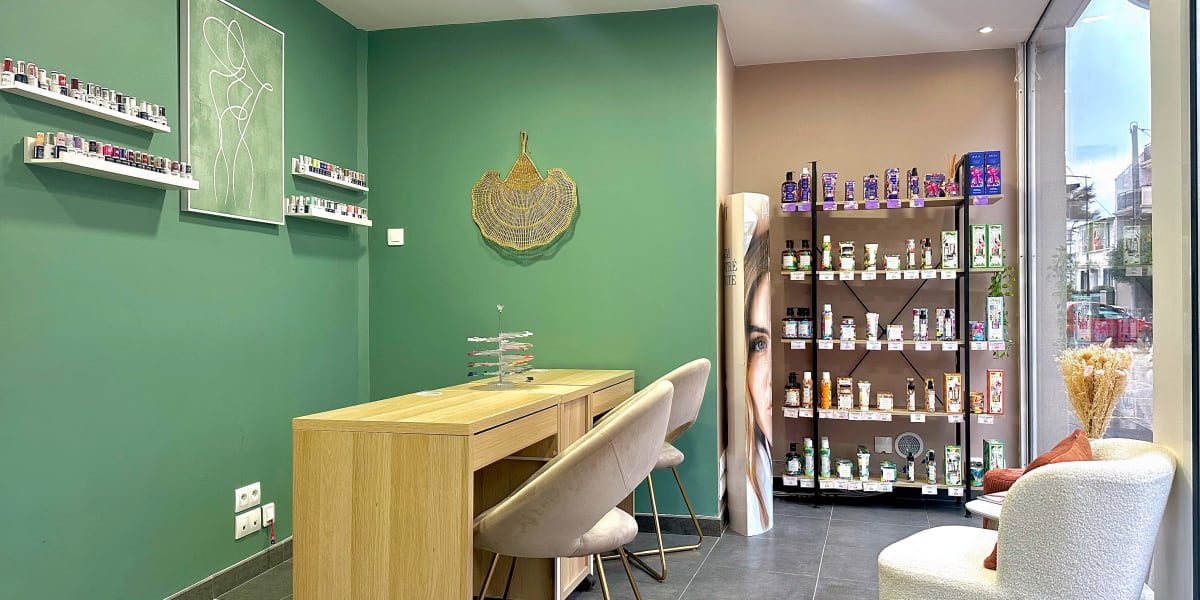 Moment d’Evasion - Sourcils & cils Sartrouville - Photo de couverture - OneBooking