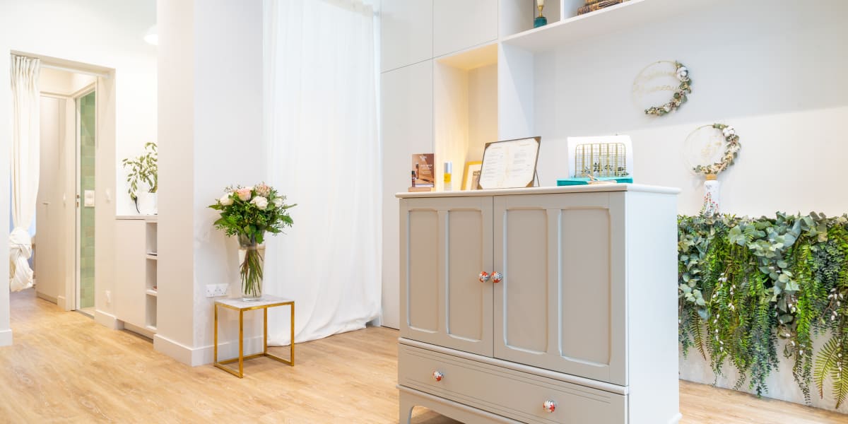 Sabrina Huneau - Facialist & body expert - Institut de beauté Paris - Photo de couverture - OneBooking