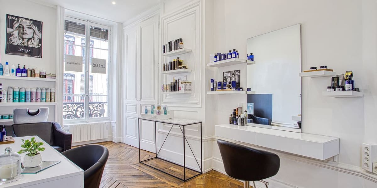 Morgane Picolo - Le 106 - Coiffure Lyon - Photo de couverture - OneBooking