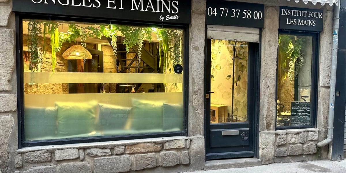 Ongles et Mains - Onglerie Saint-Étienne - Photo de couverture - OneBooking