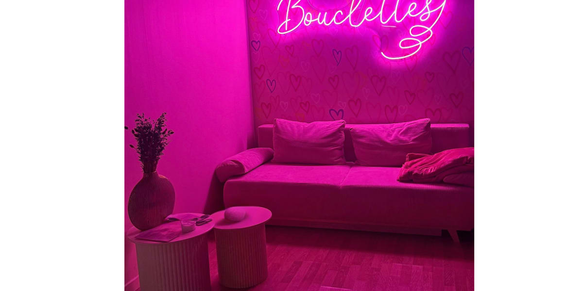 Anaiss.all chez Bouclettes - Barbier Marseille - Photo de couverture - OneBooking