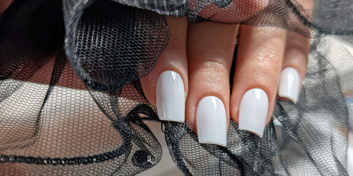 Hatice Ongles - Sourcils & cils Levallois-Perret - Photo de couverture - OneBooking
