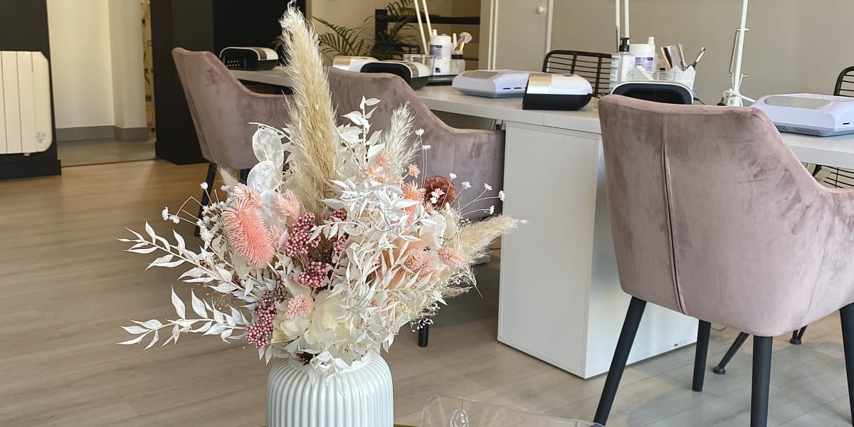 Lloren’s Esthetique - Onglerie Le Mans - Photo de couverture - OneBooking