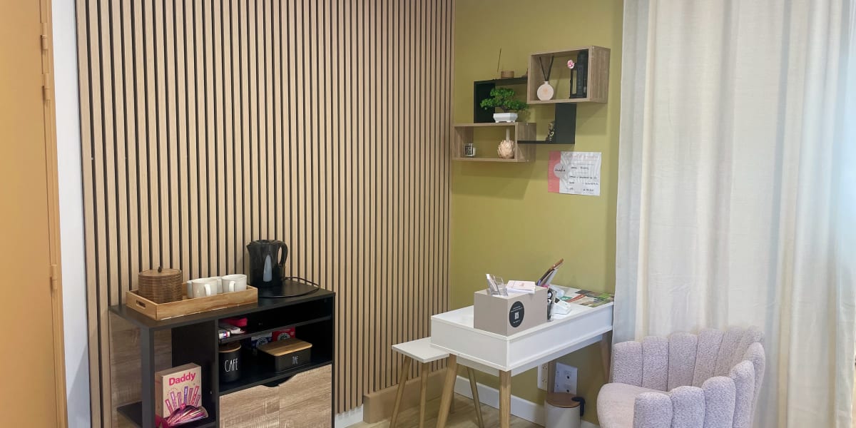 Les jolis Blooms - Instant Beauté - Coiffure Bouaye - Photo de couverture - OneBooking