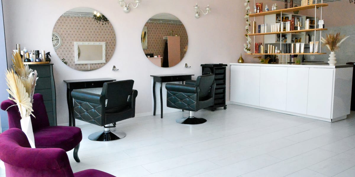 Emilie Renaissance - Coiffure Mougins - Photo de couverture - OneBooking
