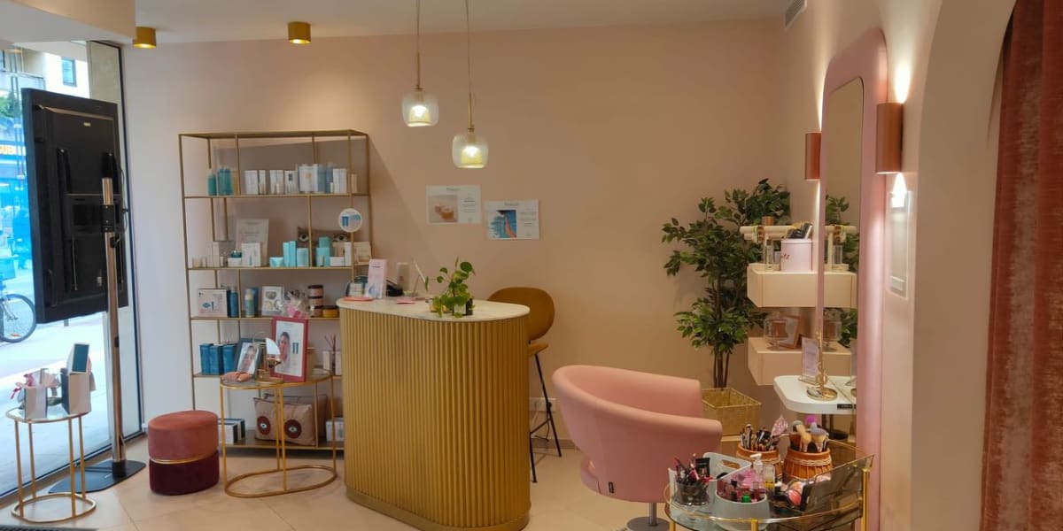 Neox beauty (anciennement Julabb) - Sourcils & cils Levallois-Perret - Photo de couverture - OneBooking