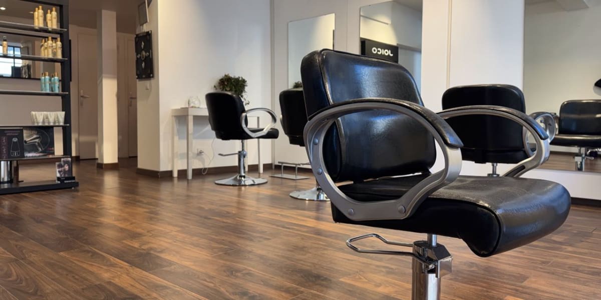 Hairy Taj - Coiffure Paris - Photo de couverture - OneBooking