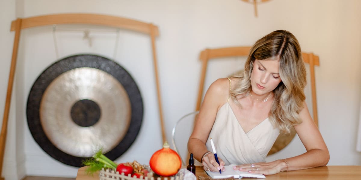 Magalie Ramel - Santé naturelle - Massage Nice - Photo de couverture - OneBooking