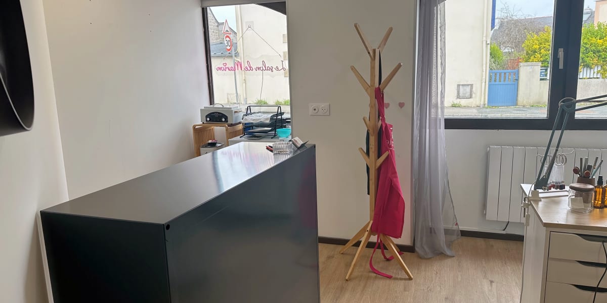 Le salon de Marion - Onglerie Pont-l'Abbé - Photo de couverture - OneBooking