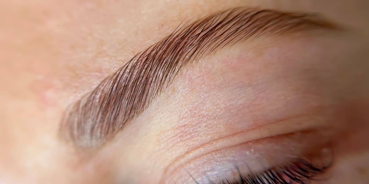 Nano cils-sourcils - Épilation Aix-les-Bains - Photo de couverture - OneBooking