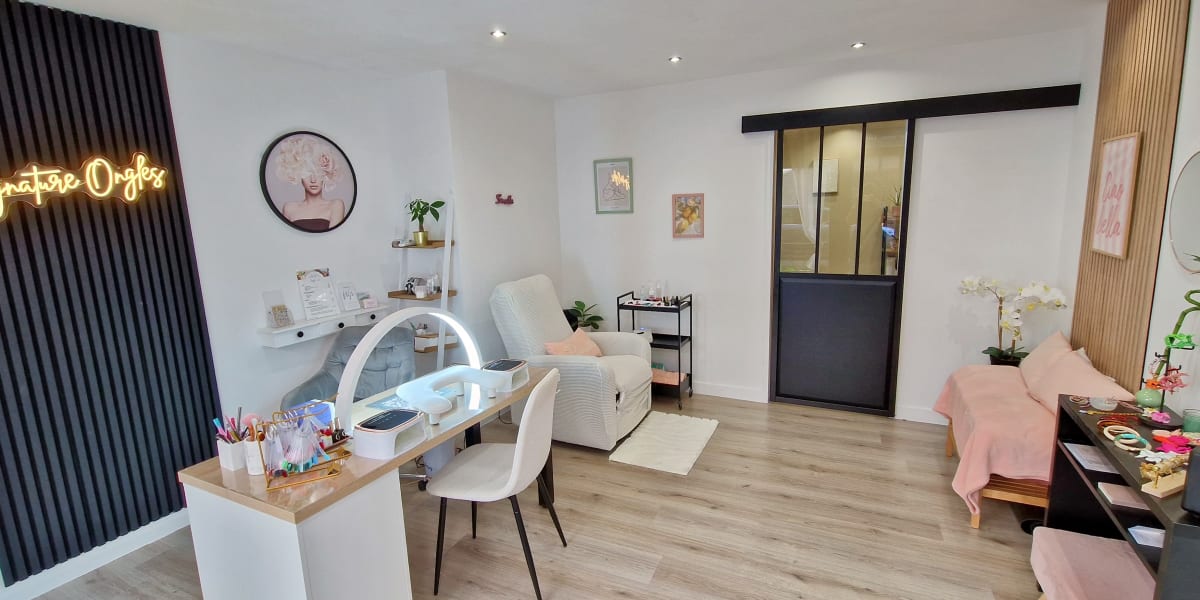 Signature Ongles - Sourcils & cils Montauban - Photo de couverture - OneBooking