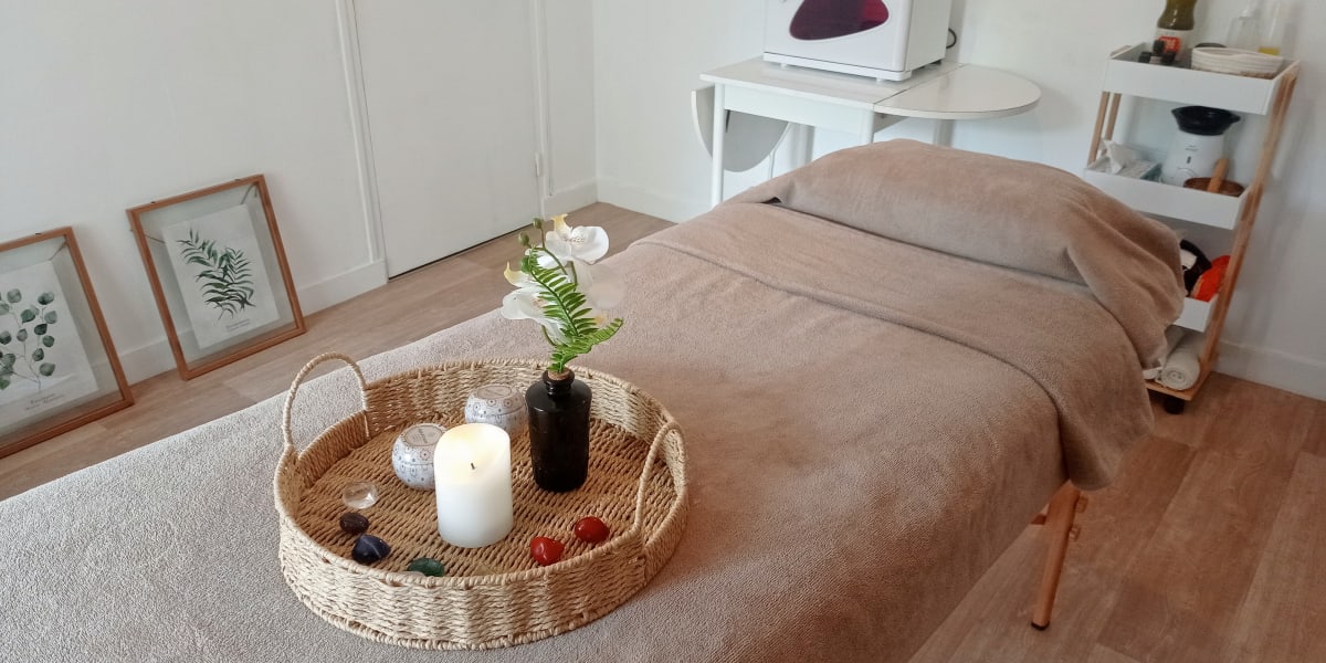 Emilie Lamiaux, Coaching Bien-Etre, Naturopathie & Massage Traditionnel - Massage Saint-Brieuc - Photo de couverture - OneBooking