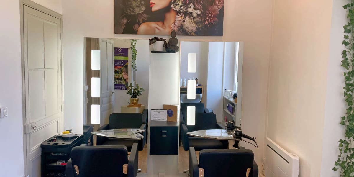 Juliette Riviera Beauty House - Coiffure Cannes - Photo de couverture - OneBooking