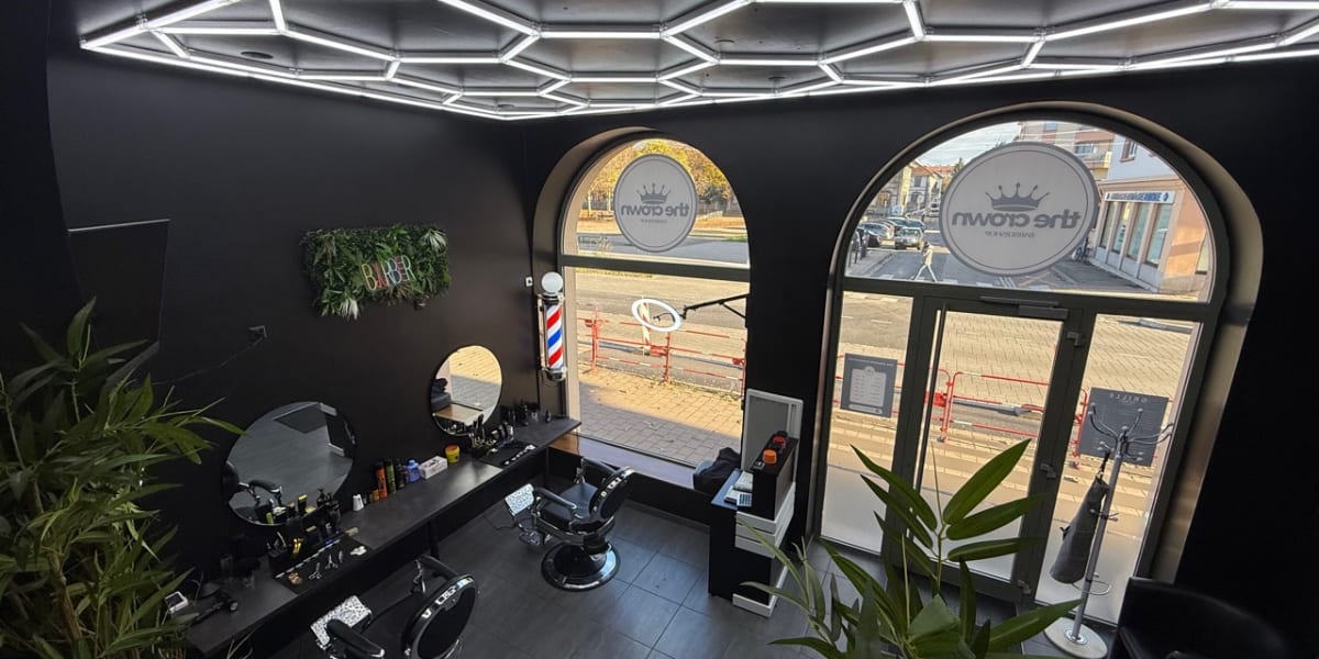 The Crown - Coiffure Strasbourg - Photo de couverture - OneBooking