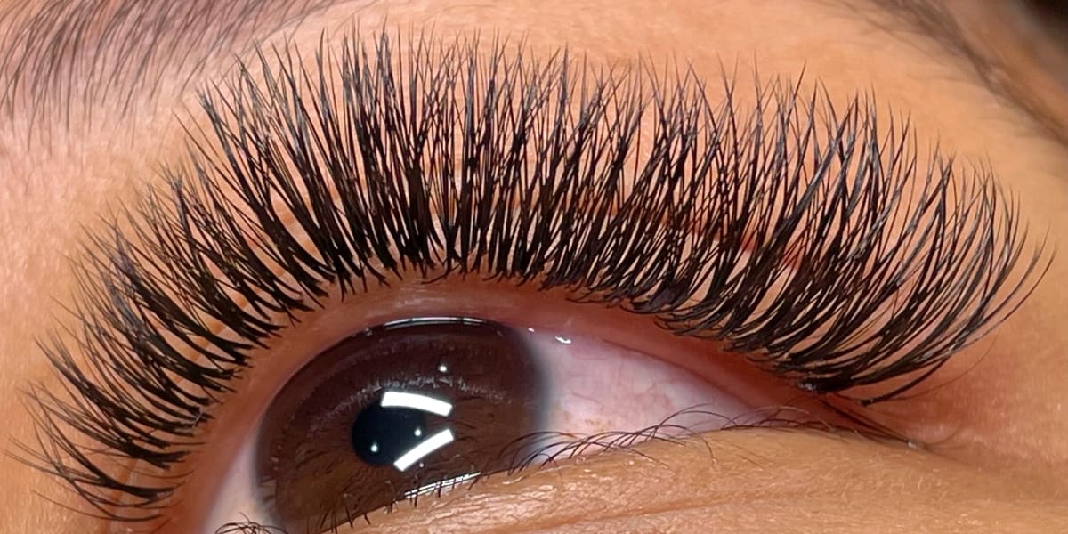 Beauty by Elieth - Sourcils & cils Nice - Photo de couverture - OneBooking