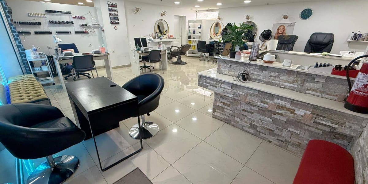 PERFECTION HAIR & BEAUTY - Sourcils & cils Sarcelles - Photo de couverture - OneBooking