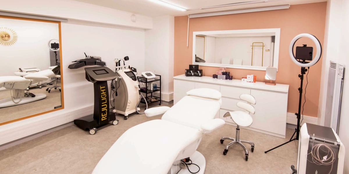 A2 Anti Age - JetPeel, Epilation définitive, Radiofréquence, Maquillage permanent, Photo réjuvénation, Plasma - Sourcils & cils Villejuif - Photo de couverture - OneBooking