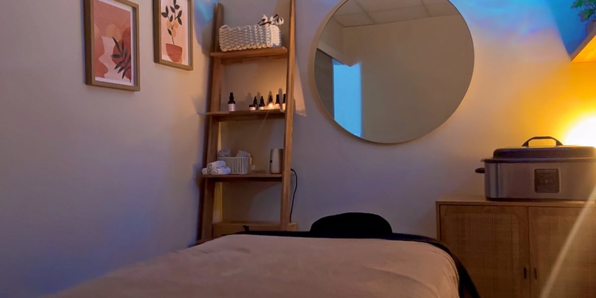 Orane Massage / Masseuse professionnelle certifiée d'État - Sourcils & cils Saint-Priest - Photo de couverture - OneBooking