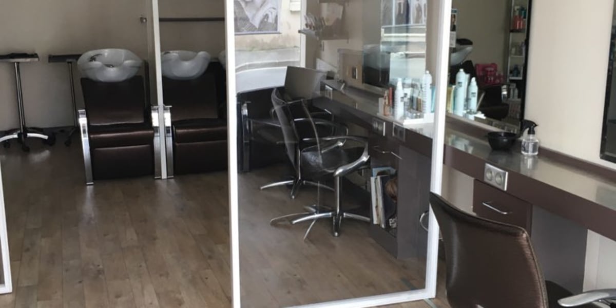 Salon ligne actuelle - Coiffure Châtellerault - Photo de couverture - OneBooking