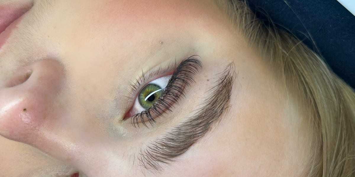 Byvedabeauty - Sourcils & cils Roubaix - Photo de couverture - OneBooking