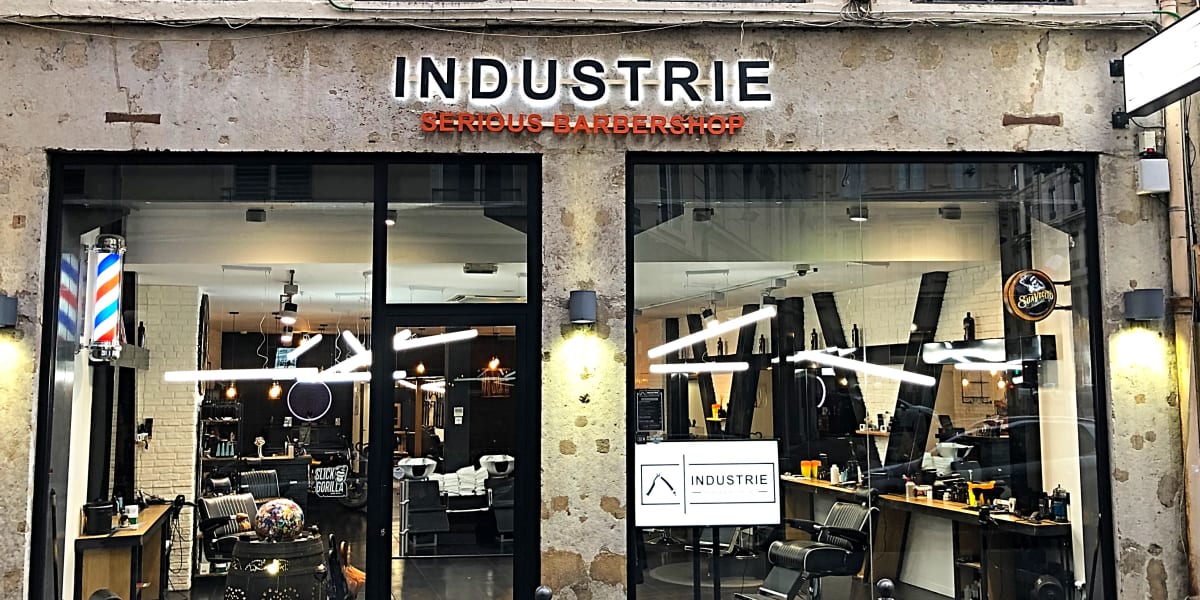 Industrie "Serious" Barbershop - Coiffure Lyon - Photo de couverture - OneBooking