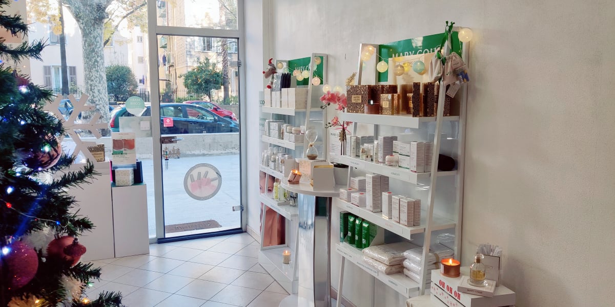 Lilybulle Esthétique - Sourcils & cils Nice - Photo de couverture - OneBooking
