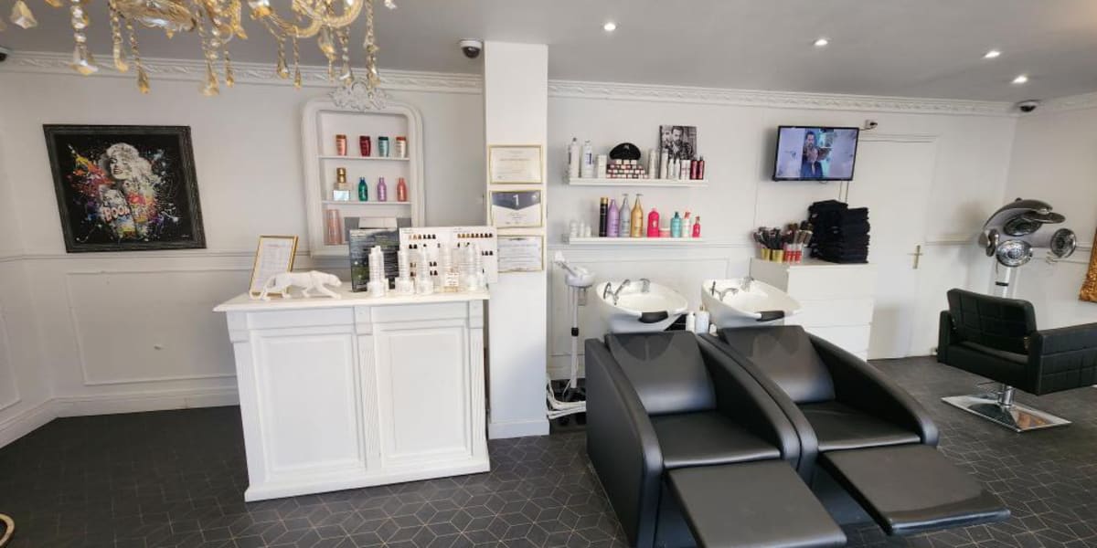 Glowup Concept - Soglam - Coiffure Villeurbanne - Photo de couverture - OneBooking