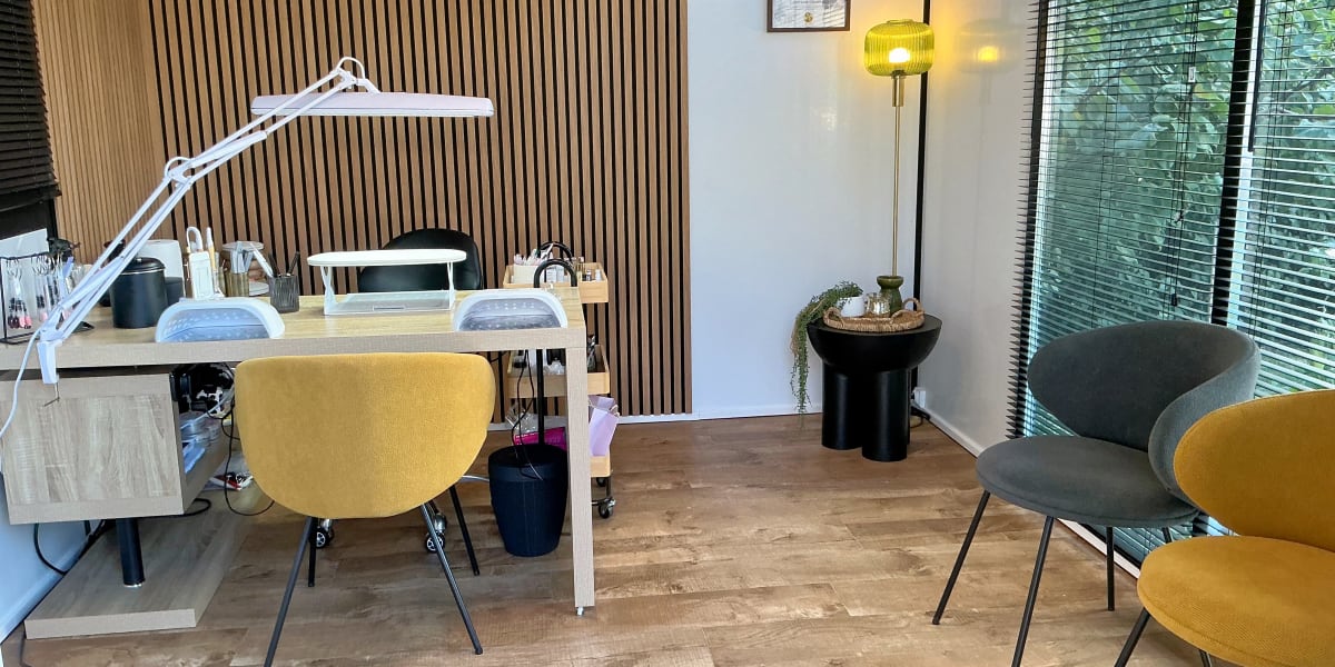 Eclat de soie NailsBeauty - Onglerie Guignes - Photo de couverture - OneBooking
