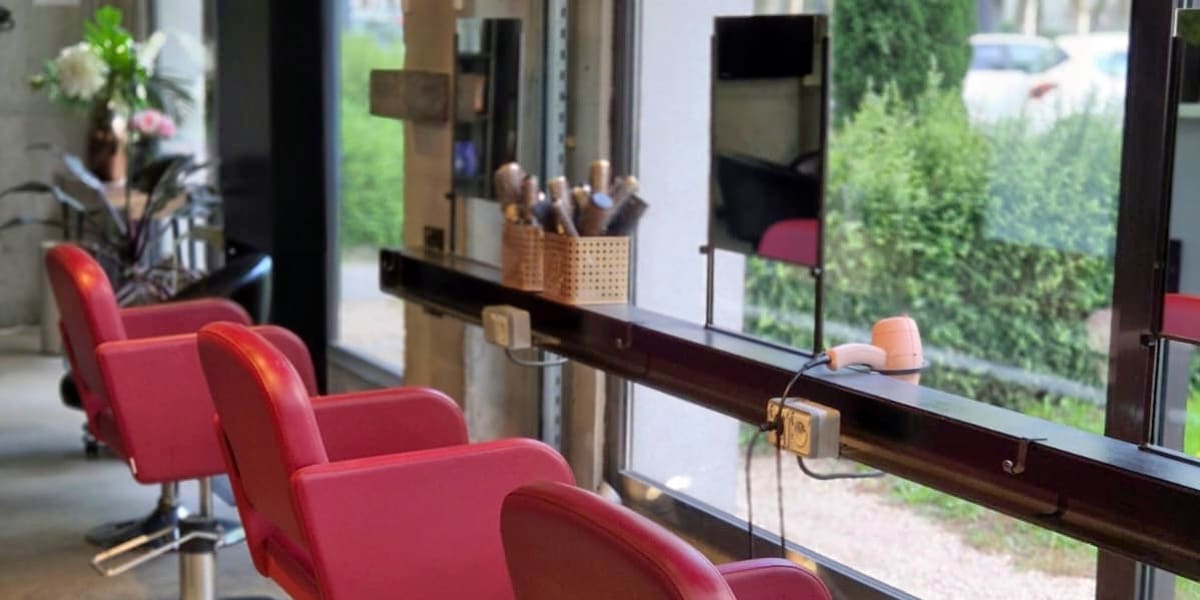 Tête d'Affiche Fauriel - Coiffure Saint-Étienne - Photo de couverture - OneBooking