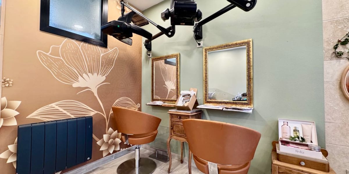 Tete en l'hair - Coiffure Lisieux - Photo de couverture - OneBooking