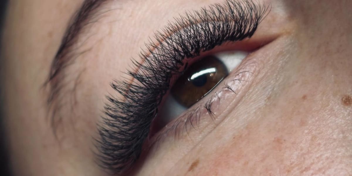 Velvet eyes - Coiffure Béthune - Photo de couverture - OneBooking