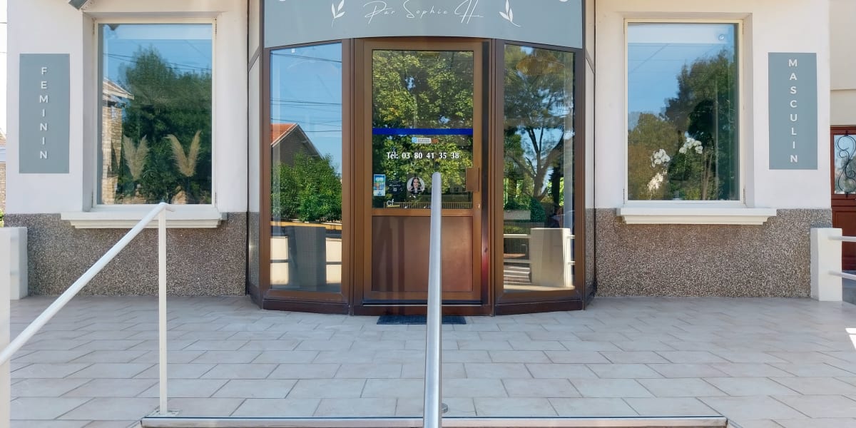 Un Hair Nouveau - Coiffure Dijon - Photo de couverture - OneBooking