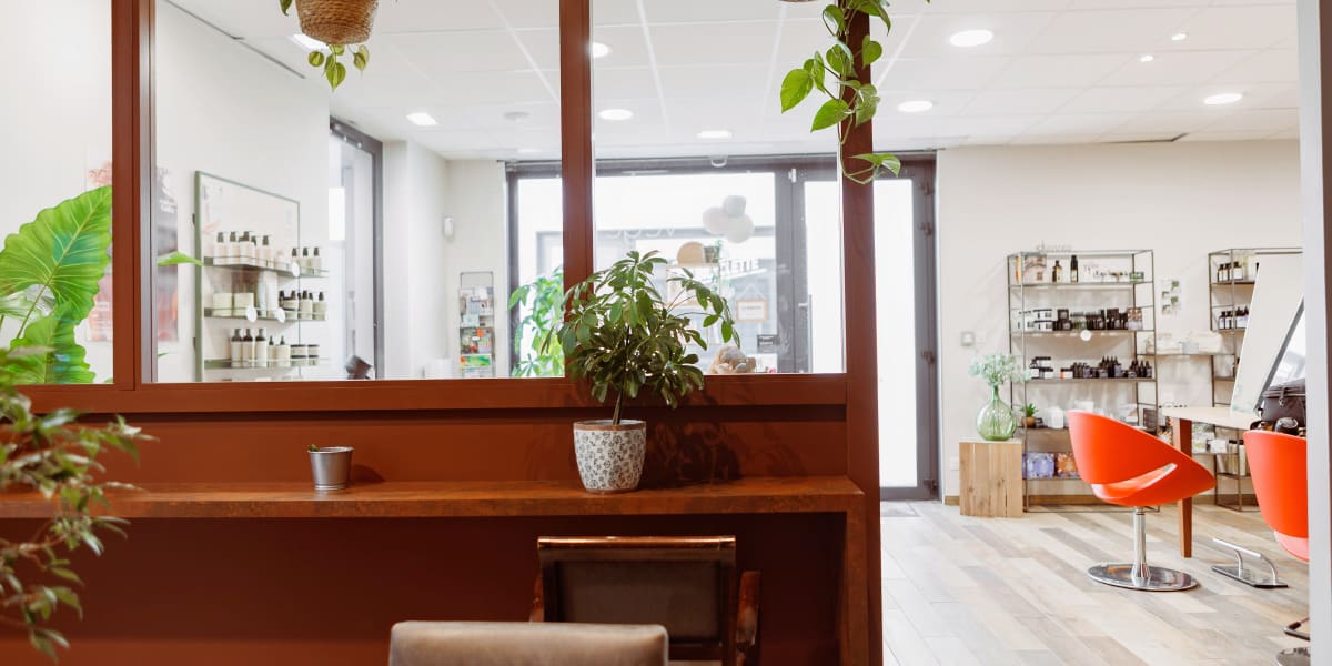 Ombre et Lumière - La beauté Végétale Clisson - Coiffure Clisson - Photo de couverture - OneBooking