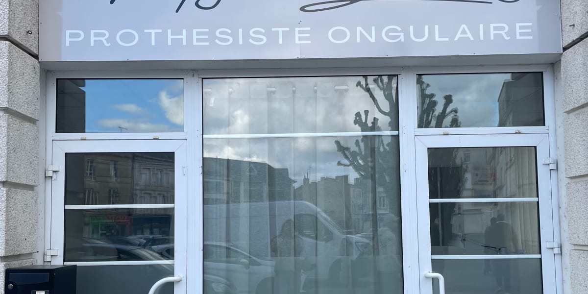 MGR Beauty - Sourcils & cils Niort - Photo de couverture - OneBooking