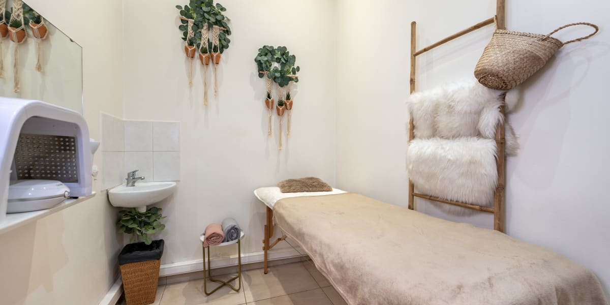 Aracy VB Signature - Onglerie Cannes - Photo de couverture - OneBooking