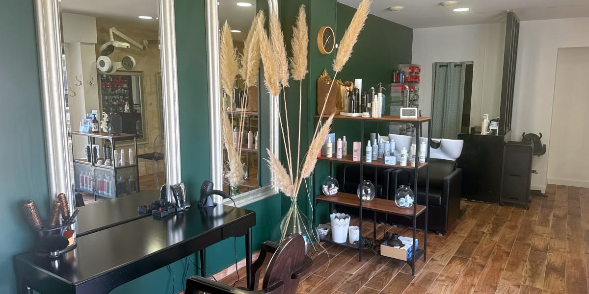 Le Salon Vilanova - Coiffure Pessac - Photo de couverture - OneBooking