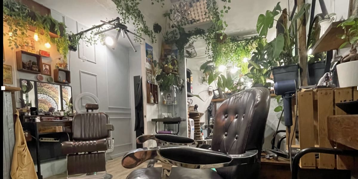 Arnaud Bouzidi - Coiffeur Barbier - Coiffure Montpellier - Photo de couverture - OneBooking