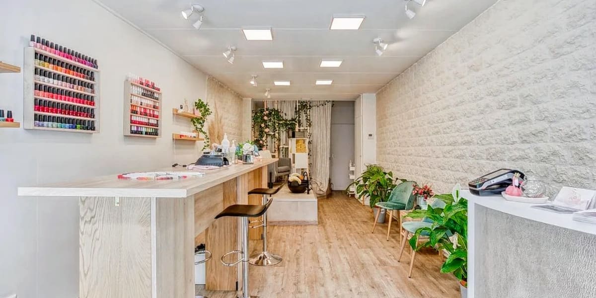 NAIL PLUS - Onglerie Bordeaux - Photo de couverture - OneBooking