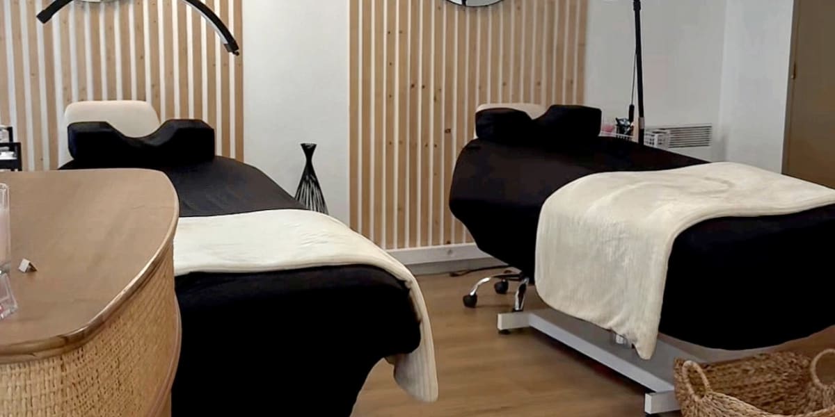 Regard Opale - Coiffure Rezé - Photo de couverture - OneBooking