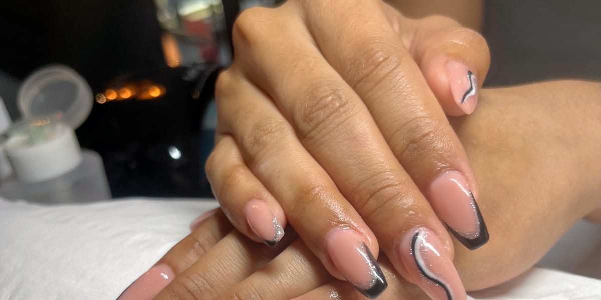 Divya Senses - Sourcils & cils Valence - Photo de couverture - OneBooking