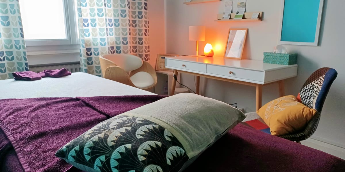 Xavier Moreau–Somaé | Massages sportifs & bien-être, drainage lymphatique, madérothérapie - Barbier Lyon - Photo de couverture - OneBooking