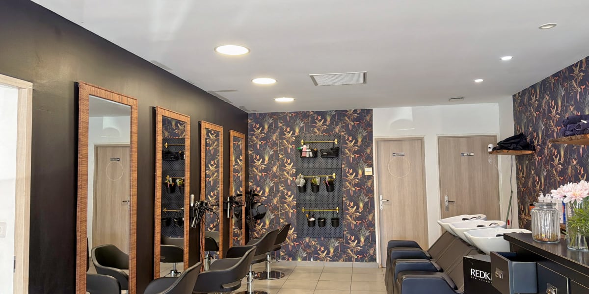 O Bain du Sud - Coiffure Marignane - Photo de couverture - OneBooking