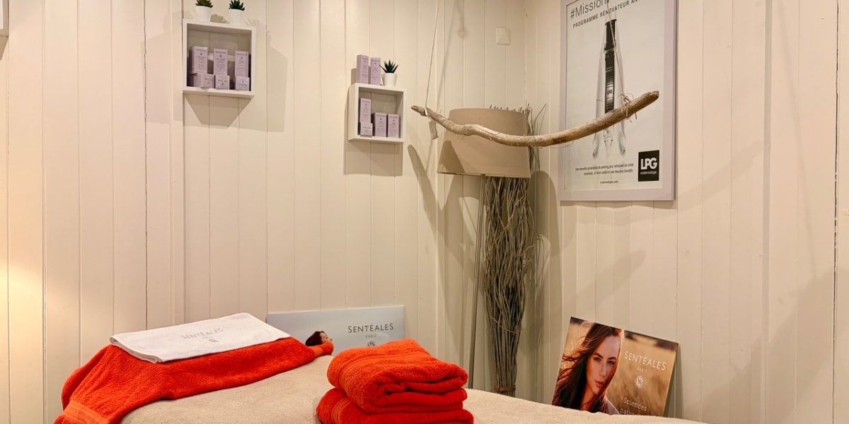 Drainage Lymphatique Karine - Méthode Reneta França - Exclusivement Féminin - Institut de beauté Cannes - Photo de couverture - OneBooking