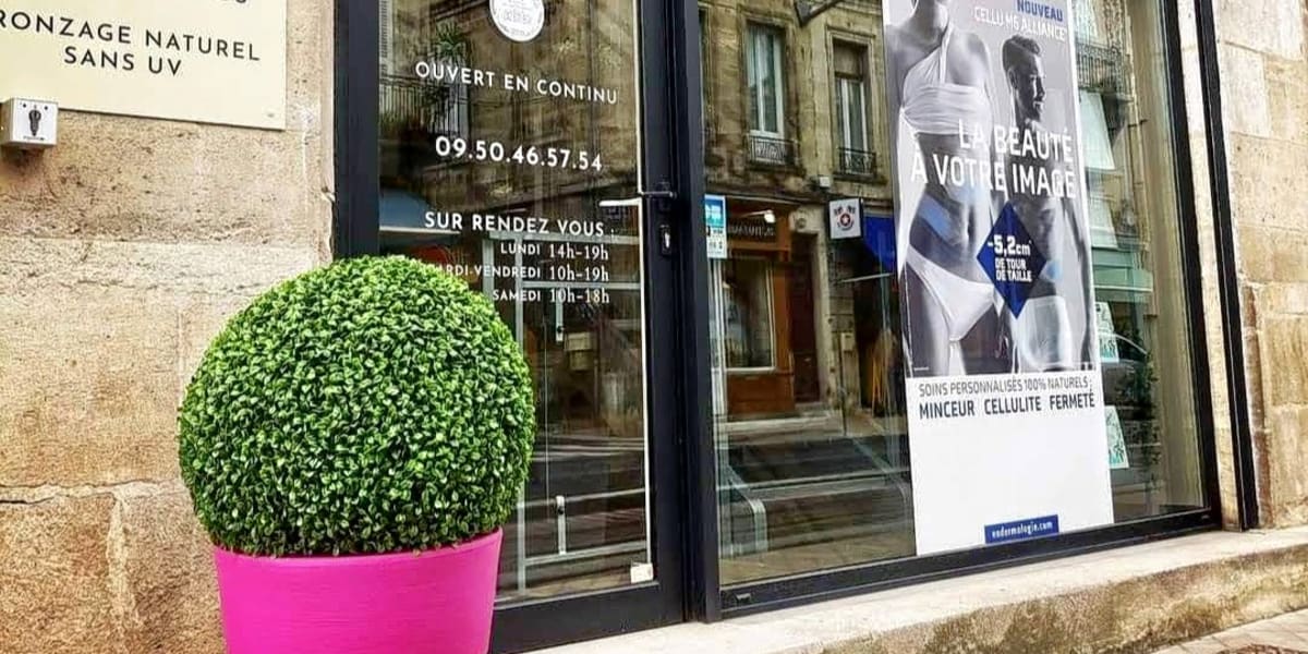 L’esthetique by Carol-Ann - Onglerie Bordeaux - Photo de couverture - OneBooking