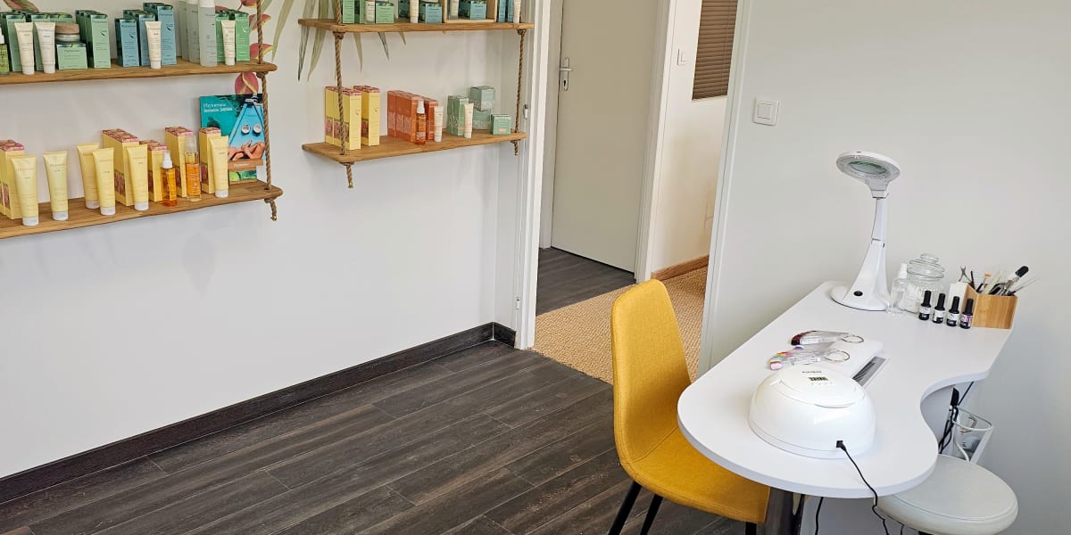 Éclat de Soins - Sourcils & cils La Roche-sur-Yon - Photo de couverture - OneBooking