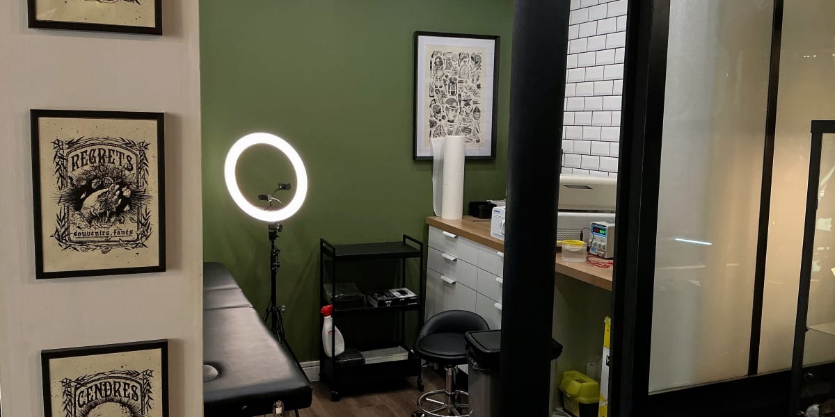Dahliaanoir piercing - Institut de beauté Toulouse - Photo de couverture - OneBooking