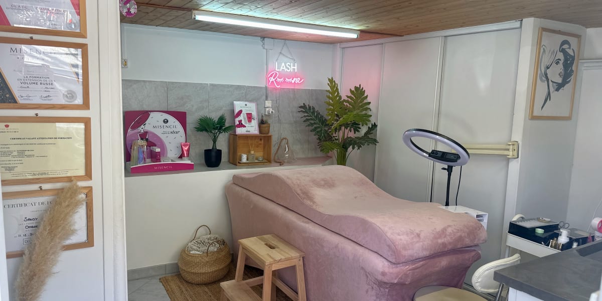 Les merveilleuses extentions - Institut de beauté Vitrolles - Photo de couverture - OneBooking