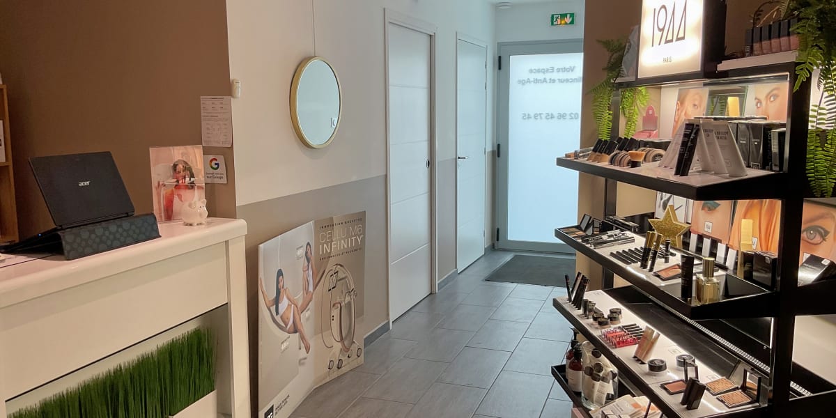 Lotus Forme - Institut de Beauté & Centre Technologie - Onglerie Lannion - Photo de couverture - OneBooking