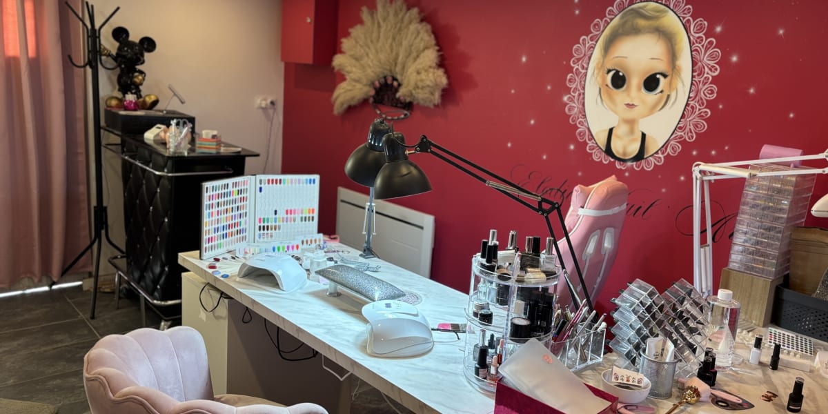 Elodie Nail’Art - Onglerie Dunkerque - Photo de couverture - OneBooking