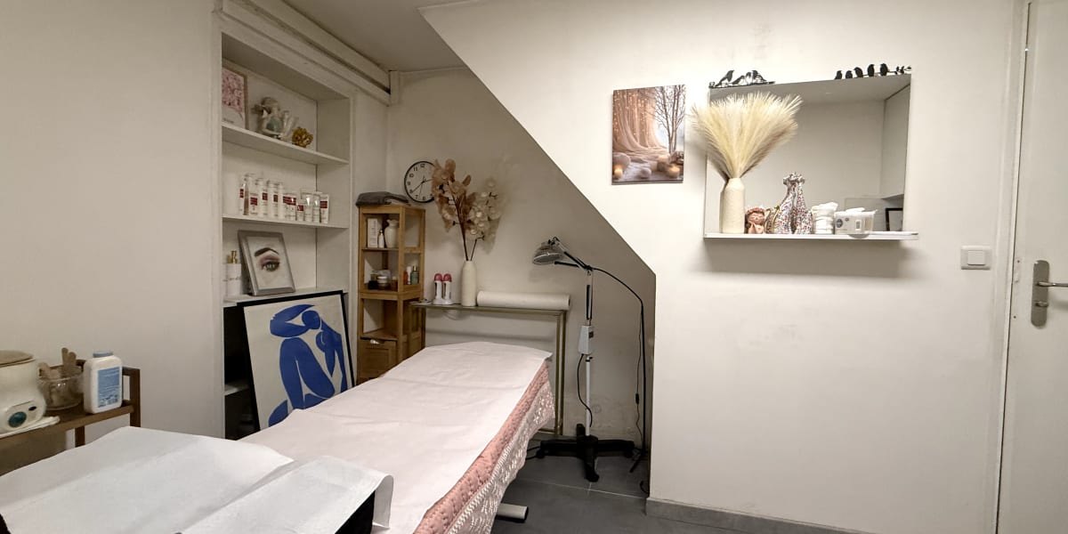 Athéna Déesse - Onglerie Boulogne-Billancourt - Photo de couverture - OneBooking